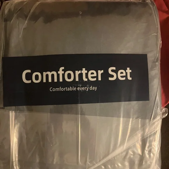 7 PieceGreen Floral Bed Set Comforter/Sheets/Pillow Cases - Picture 5 of 8